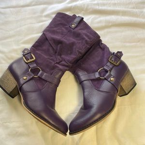 Purple zip up boots size 8